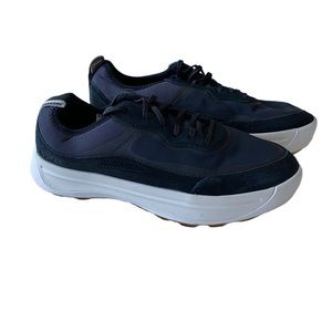 Sorel Women’s Ona Low Sneakers in Black Suede with White Platform Bottom Size 10